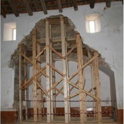 Derrumbe de arco y bóveda de capilla sur.JPG 2   Derrumbe de arco y bóveda de capilla sur